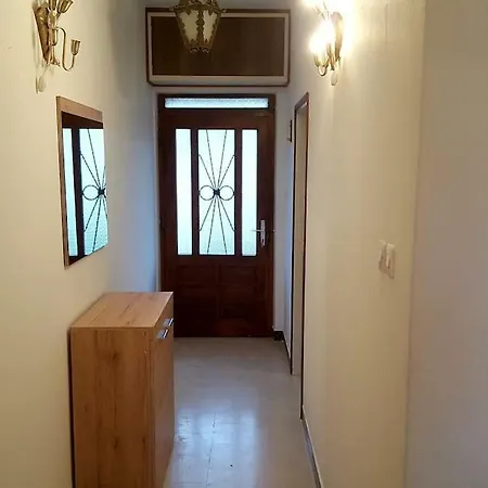2 Bedrooms Margarita 4+2 Apartment Supetar