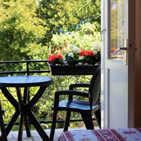 2 Bedrooms Margarita 4+2 * Supetar