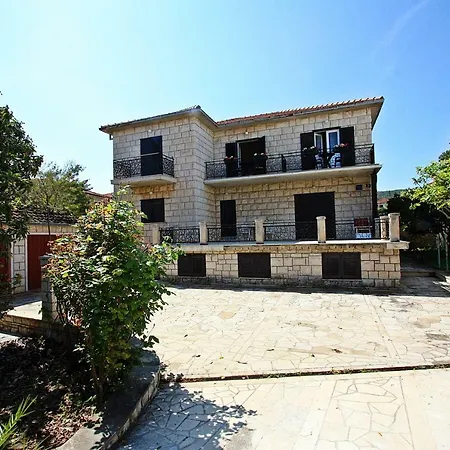2 Bedrooms Margarita 4+2 Apartment