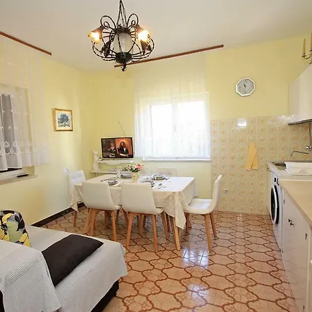 2 Bedrooms Margarita 4+2