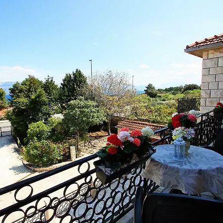Apartment 2 Bedrooms Margarita 4+2 Supetar