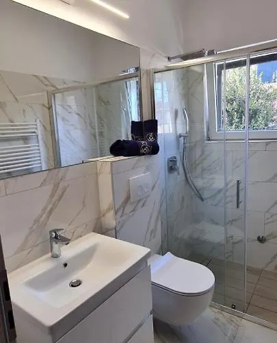 2 Bedrooms Margarita 4+2 アパート *